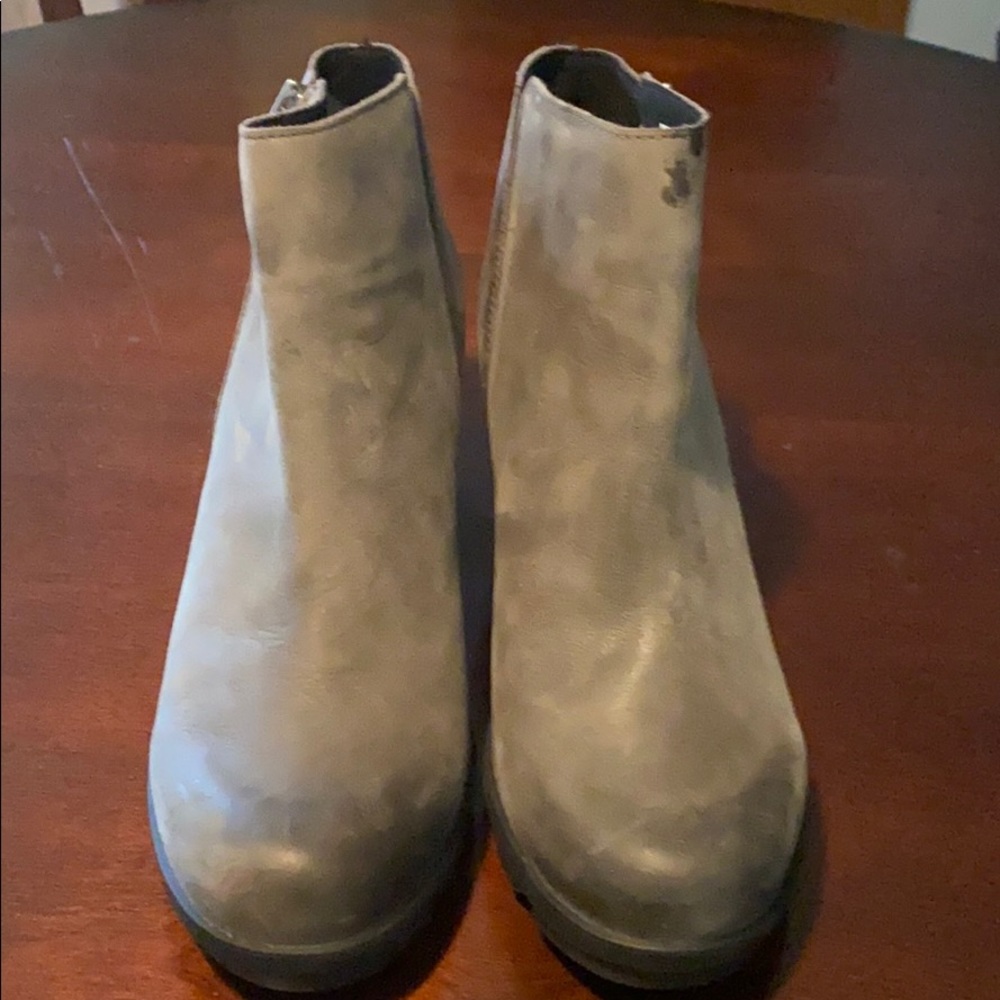 Sorel wedge booties size 9